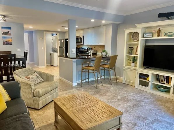 11 Tanglewood Dr APT 18, Hilton Head Island, SC 29928