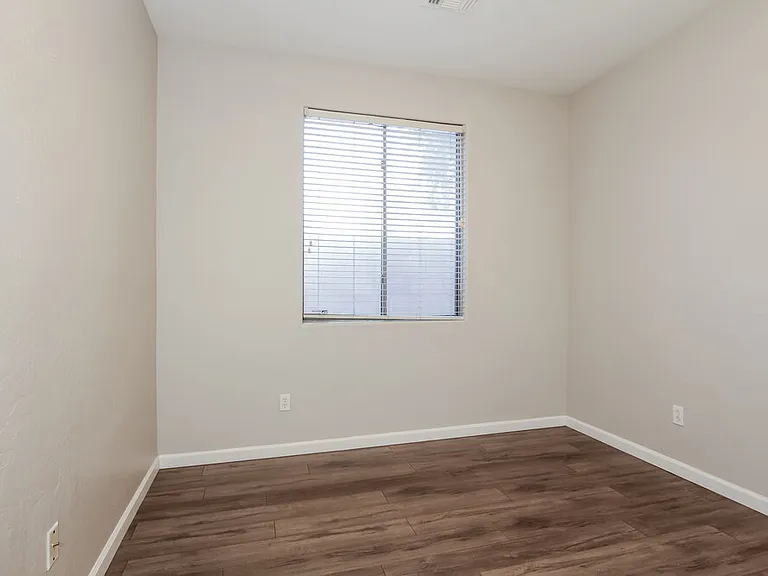1990 E Browning Pl — Photo 11