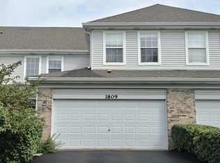 1809 Golden Gate Ln, Naperville, IL 60563