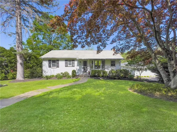 42 North Lake Shore Drive, Brookfield, CT 06804