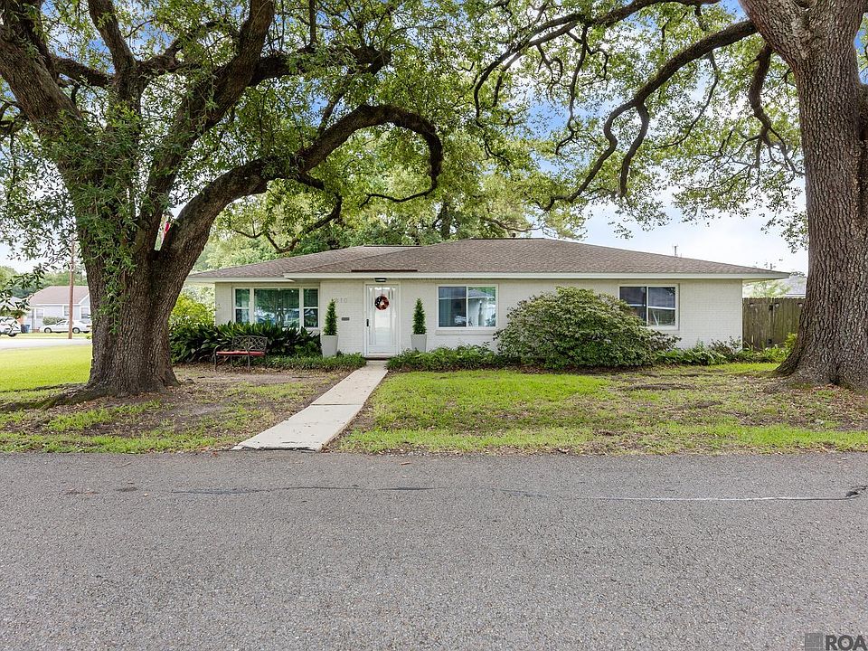 1st image of 810 Whitehead Blvd