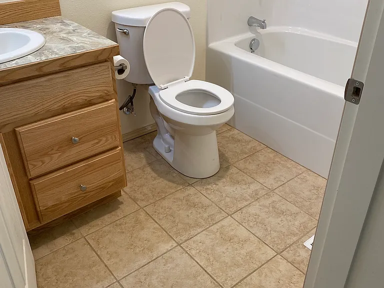 111 W Brooks St — Photo 12