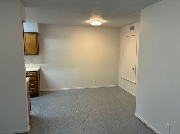 406 N White Oak Rd #B