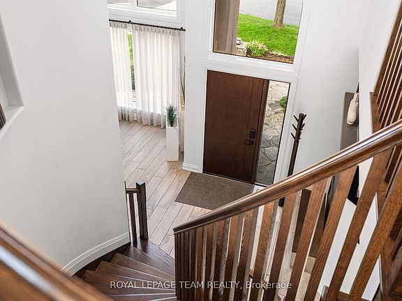 5th image of 55 Witherspoon Cres