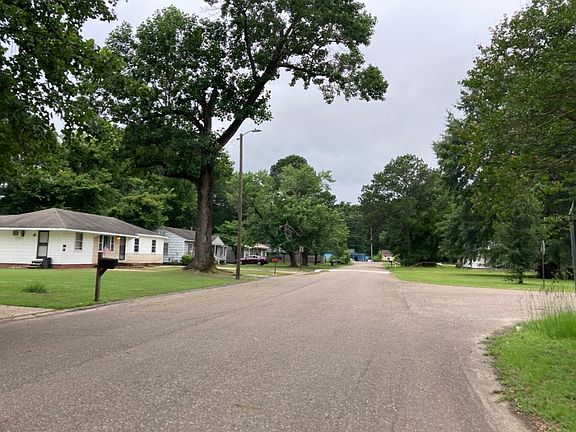 4th image of 201 McHall Dr