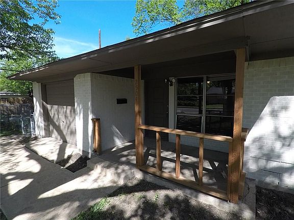 2nd image of 2504 Cumberland Dr