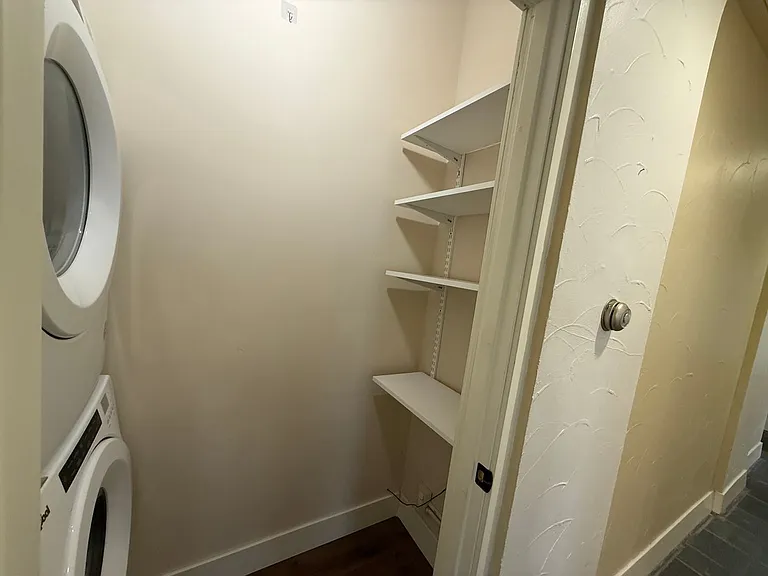 Cass Street Apartments — Photo 39