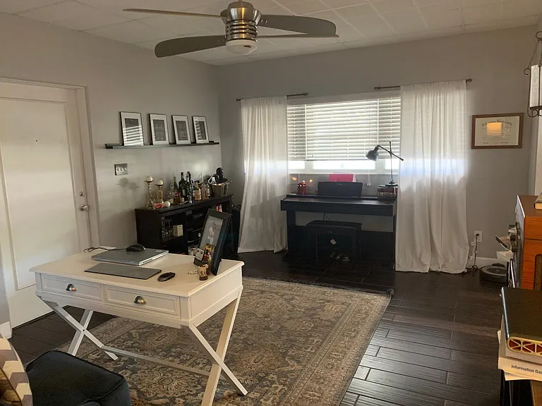 1608 Oranole Rd — Photo 33
