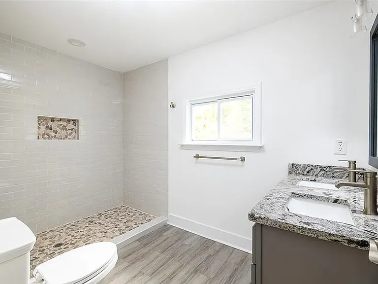 1267 Graymont Dr SW — Photo 27