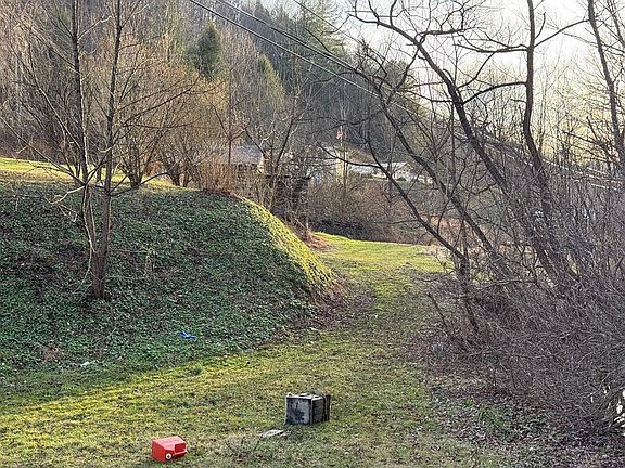 3rd image of 7016 Hurricane Creek Rd