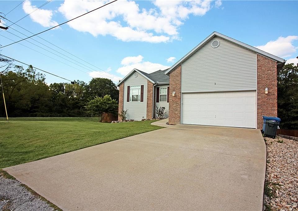 1st image of 1 Cromer Dr