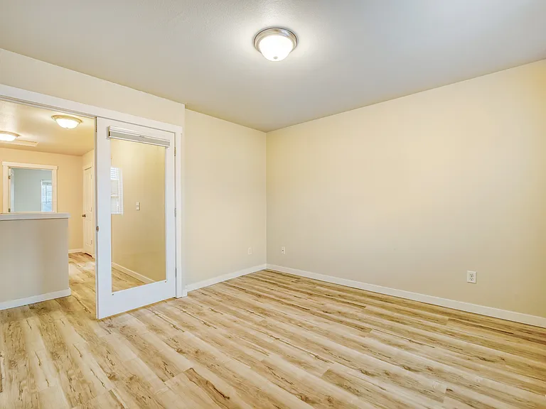 1439 49th St NE — Photo 14