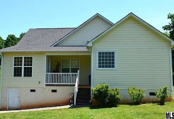 2nd image of 135 Swann Crossing Dr