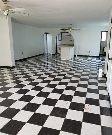 2nd image of 105 Quinta St