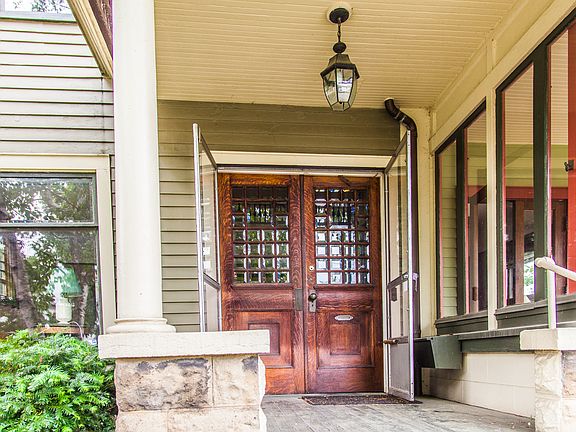 4th image of 3100 Mapledale Ave