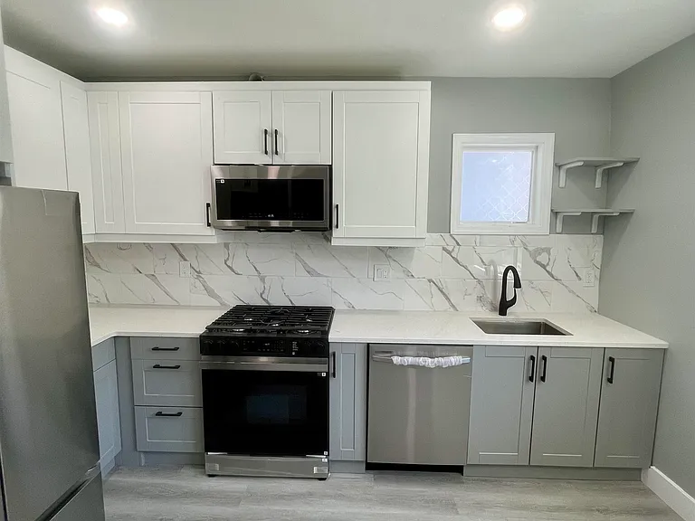 20 W 49th St #1 — Photo 2