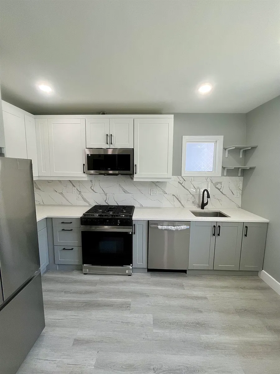 Building Photo - 20 W 49th St #1