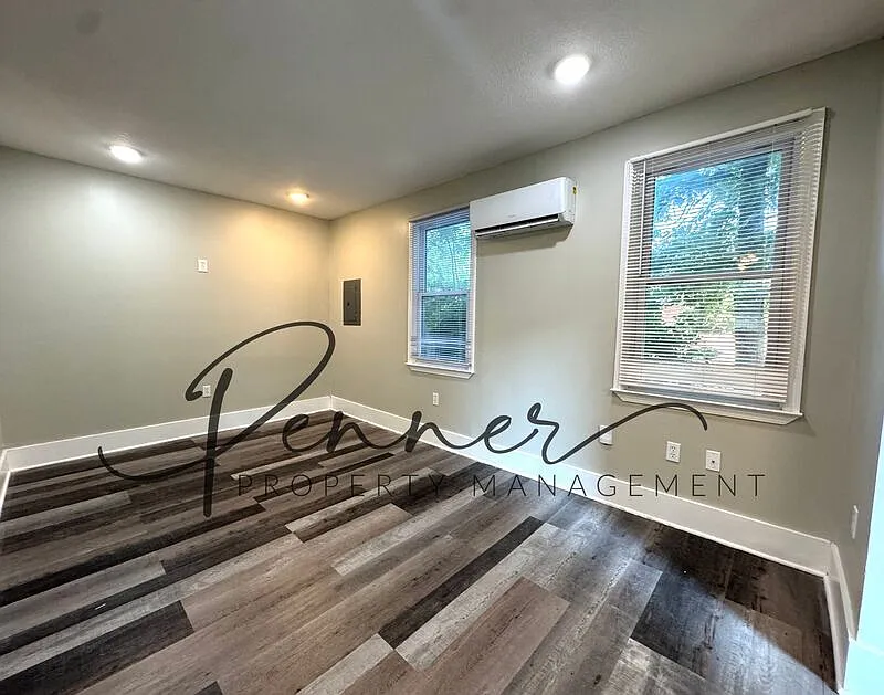 2 bed, 1.0 bath, 1230 sqft, $1,295 — Photo 3