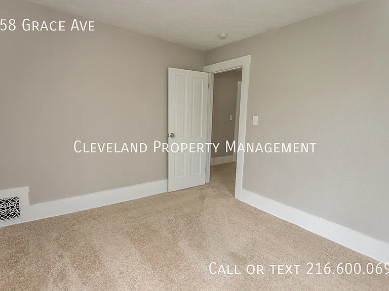 558 Grace Ave — Photo 34