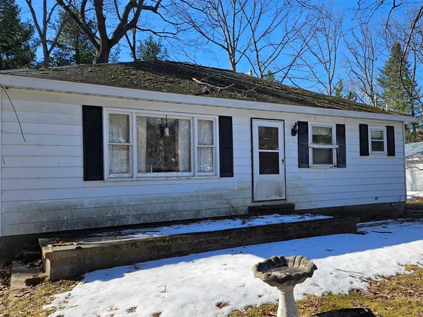 6564 Carpenter Rd, Harrison, MI 48625