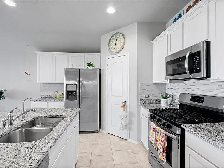 4115 Magliana Ln — Photo 16
