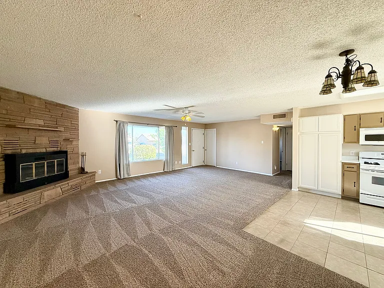 8411 E Sommer Dr — Photo 3