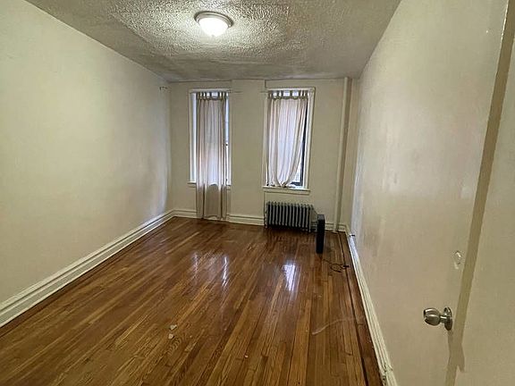 5th image of 57 Saint Pauls Pl #11