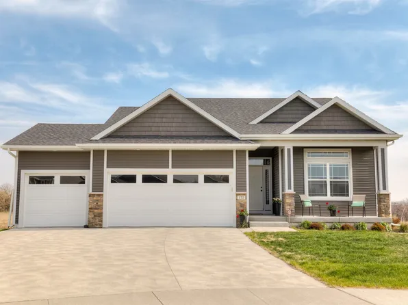 172 Crossroads Dr, Des Moines, IA 50320