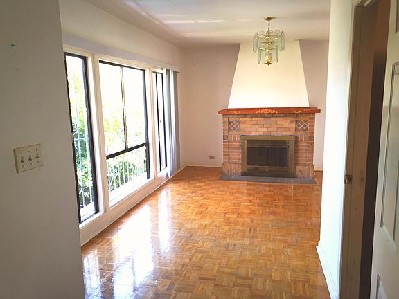 2nd image of 32 Southwood Dr