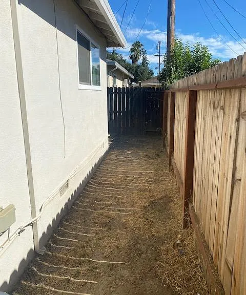1351 E Oak Ave — Photo 21