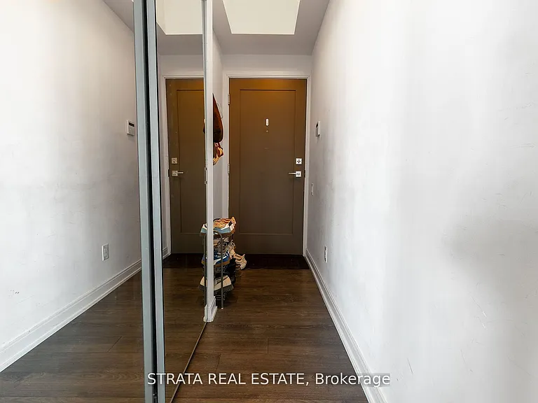 42 Charles St E #2801 — Photo 6