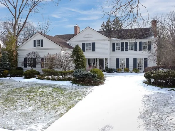 18 Lyman Cir, Shaker Heights, OH 44122
