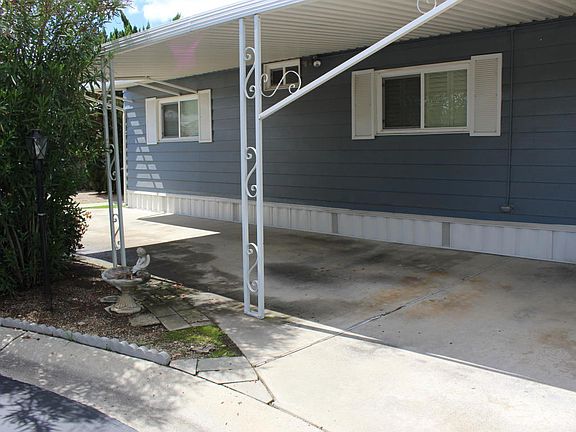 3rd image of 97 Jeannine Ct