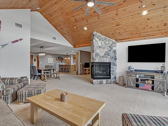 2nd image of 1820 Parkland Dr #808
