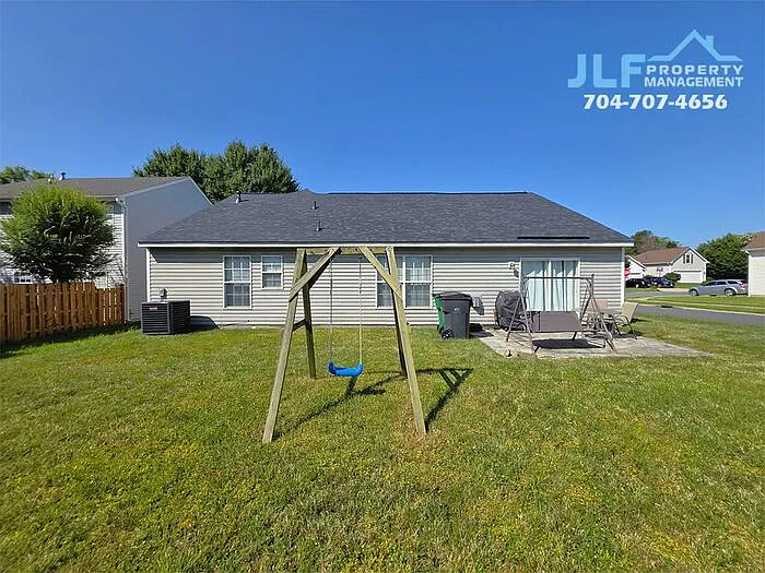 8417 Appledale Dr — Photo 22