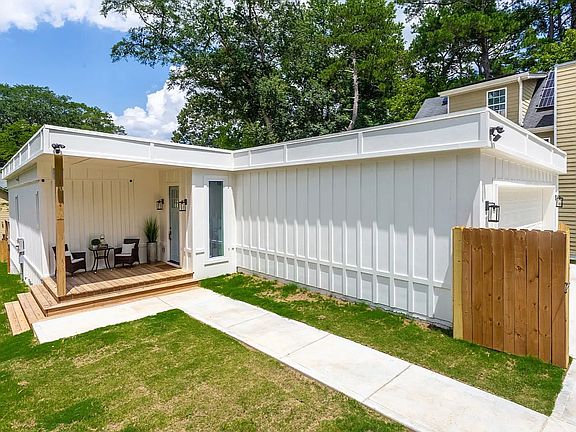 3rd image of 3048 Bruner Ave