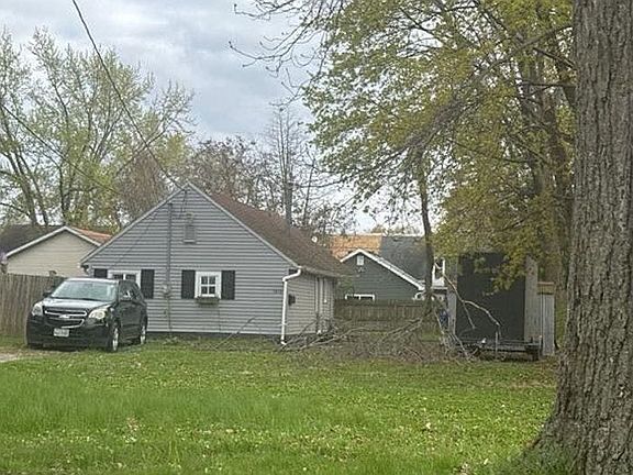2nd image of 1215 W Summer St
