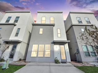 18716 Centro Main St #B, Conroe, TX 77385