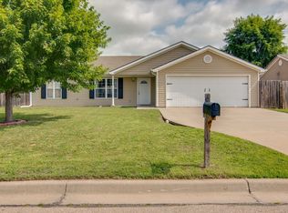 220 Northfield Rd, Manhattan, KS 66502