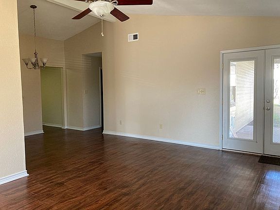 LivingRoomToDiningRoom