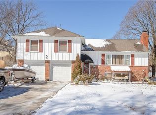 3512 S Shady Bend Dr, Independence, MO 64052