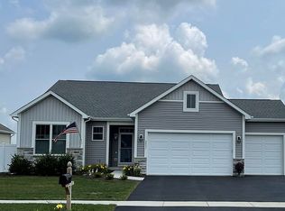 2231 Coventry Cir S, Sycamore, IL 60178