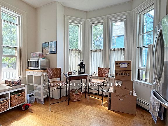 4th image of 25 Prescott St Floor 1