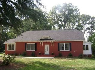 1119 E Durst Ave, Greenwood, SC 29649