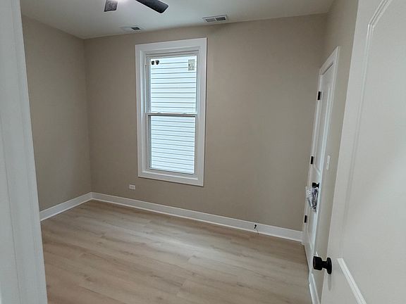 4th image of 3944 S Rockwell St #1