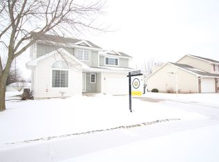 7017 W Park Rd NE, Cedar Rapids, IA 52402