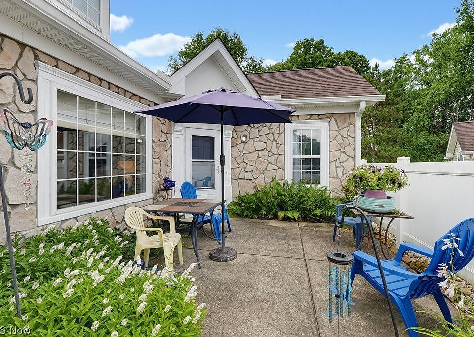 1st image of 528 Houghton Rd #9