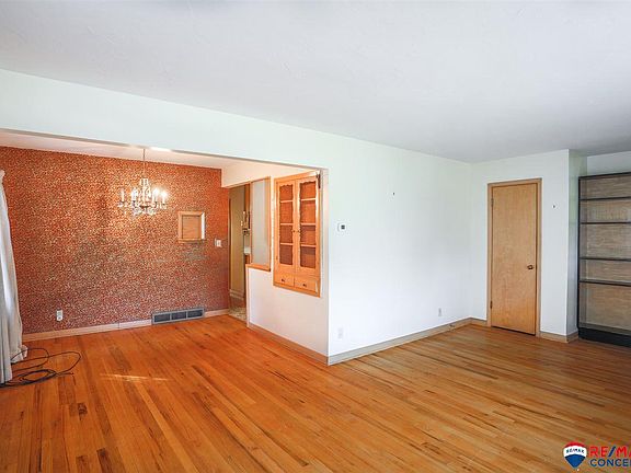 5th image of 215 S 46th St