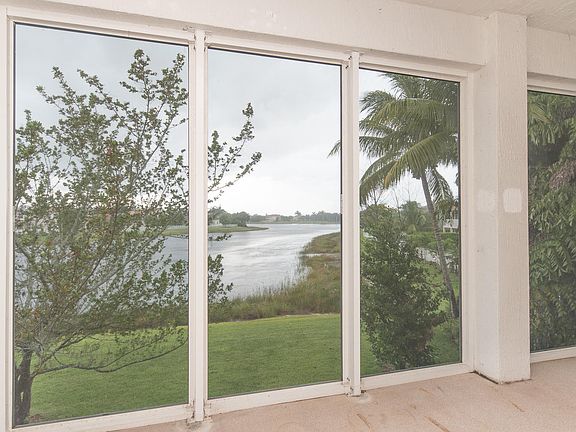 3rd image of 4625 Island Reef Dr