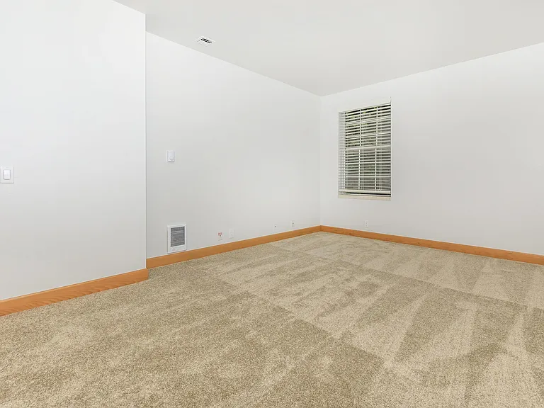 Grandview Apartments — Photo 13
